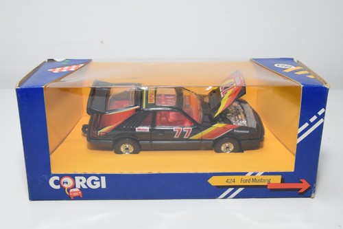 B42 corgi toys 424 ford - b42,