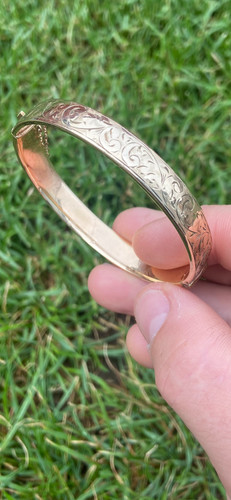 1/5th 9ct gold bangle