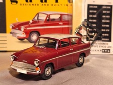 LLEDO VANGUARDS 1:43 FORD ANGLIA SALOON - MAROON & GREY VA1010