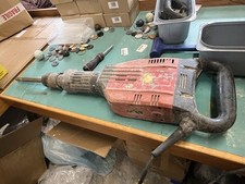 Hilti TE905 AVR Concrete Breaker Demolition Hammer 110V