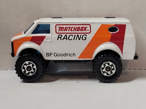 Matchbox 4x4 chevy van - 4x4,