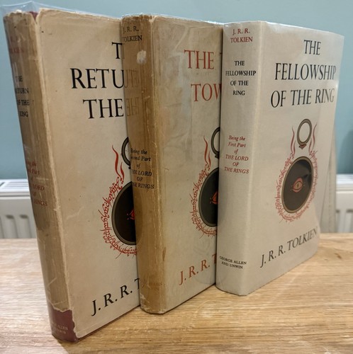 Tolkien lord of - j, r