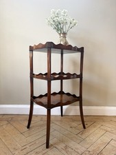 Vintage scalloped three - scalloped, tier