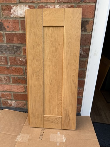 Solid pippy oak door 300 - solid, wide