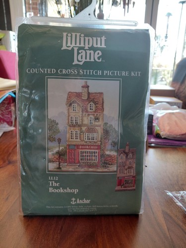 Anchor lilliput lane cross - lane,