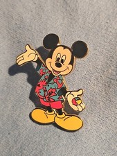 Disney pin 28805 Mickey Mouse Hawaiian Shirt tourist pin trading holding pins