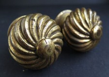 A PAIR OF EARLY 20TH CENTURY FRENCH HEAVY BRASS  CURTAIN POLE FINIALS