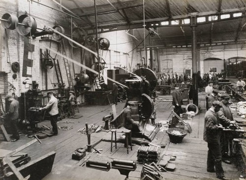 Old train photo metal workshop - photo,
