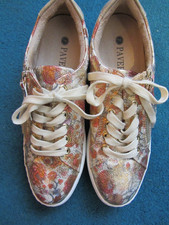 Pavers metallic floral