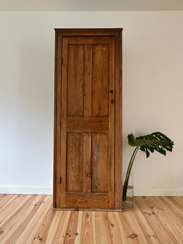 Victorian pine house keepers - pine,