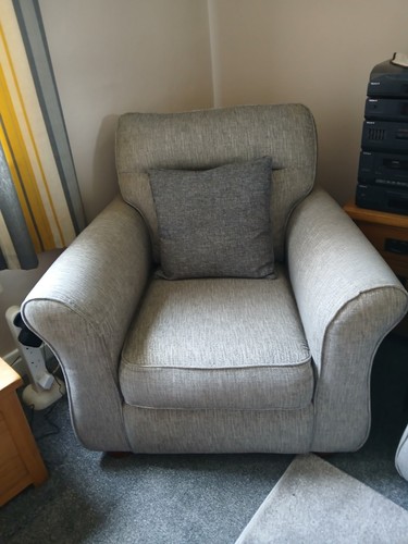 Two seatter sofac sofa and - seatter,