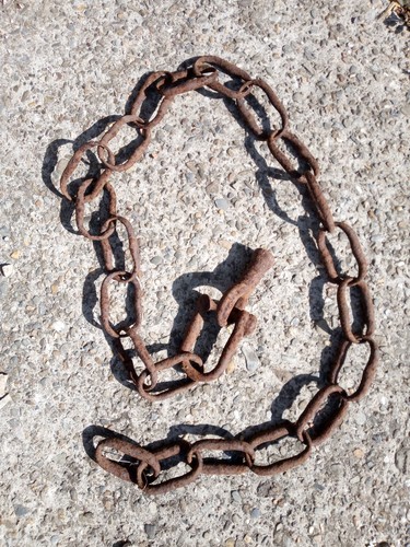 Old rusty chain meter - rusty,