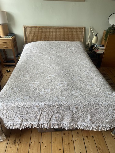 Vintage michael bedspread - st,