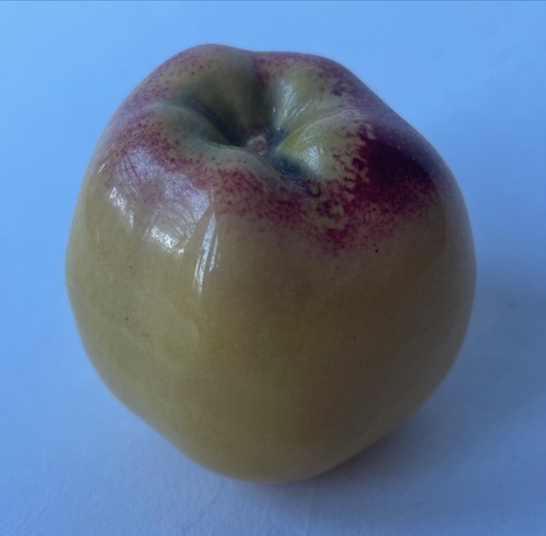 Pottery apple bordalo - by,