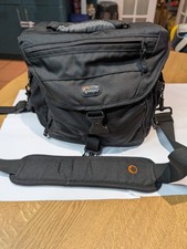 Lowepro Nova 180 AW Shoulder Camera/DSLR Shoulder Bag - Black - Good Condition 
