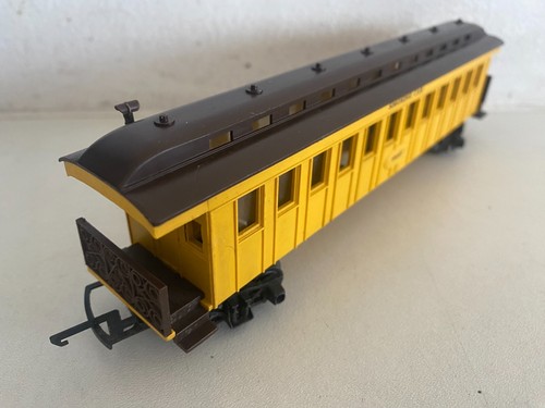Triang r448 yellow smoking car - r448,