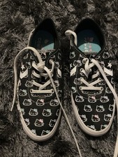 Hello Kitty Converse Low Top