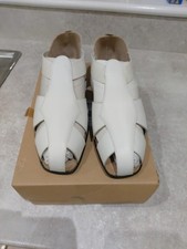 Shoe tailor shoes