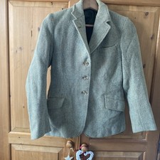 Harris Tweed Size 8 Riding Jacket. NEEDS REPAIRING. See Photos