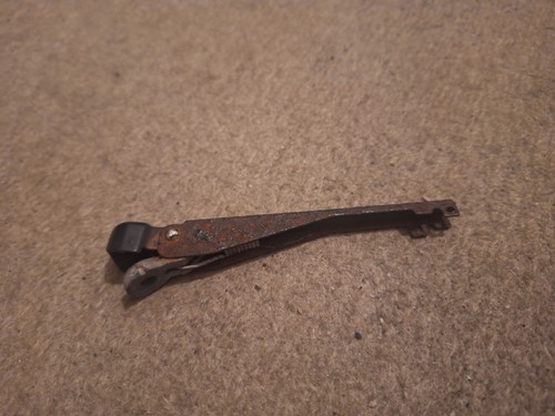 Headlamp wiper motor arm - 1,