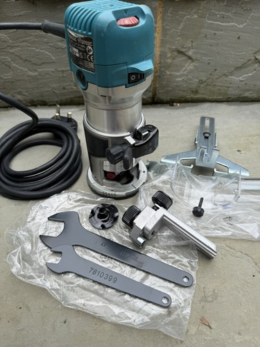 Makita rt07cx4 710w - rt07cx4, 1/4"