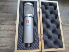 SE Electronics sE2000 Large Diaphragm Cardioid Condenser Microphone