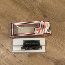 LIMA 305643 BR EXPRESS DAIRIES BLUE MILK 6 WHEEL TANK WAGON W44520 OO GAUGE