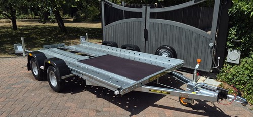 Car transporter trailer - car,