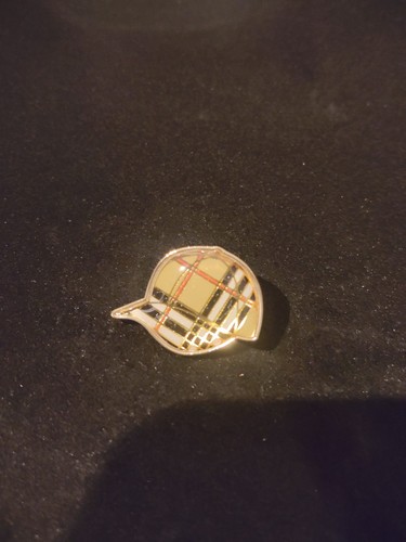 Burberry cap pin - cap, limited