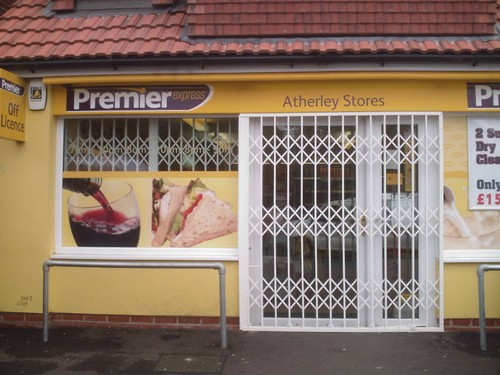 Internal retractable security - internal,