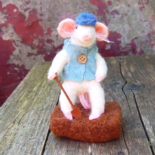 Needle felted mouse - , ornament