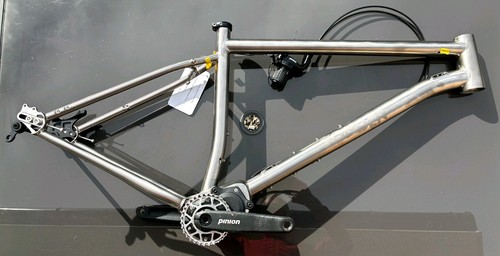 Sonder broken road pinion - broken,