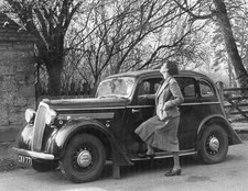 The Singer Super Ten saloon