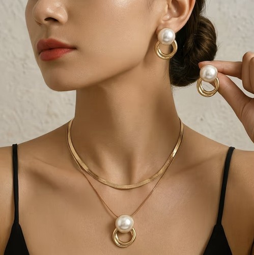 Women pearl necklace - pearl,