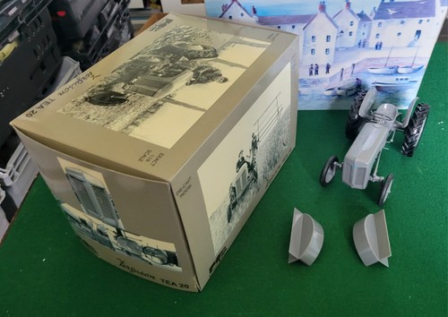 Scale universal hobbies - 1:16,