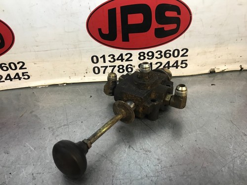 Hydraulic change over - , valve