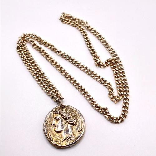 Medallion coin pendant