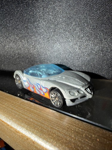 2002 hot wheels golden arrow - 2002,