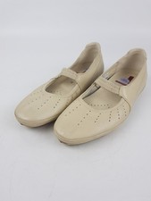 Ladies Cream Ecco Shoes Size 39 / 6 not in original box