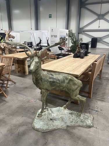 Genuine bronze stag - stag, deer