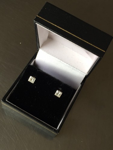 Carat princess cut - 0.70,