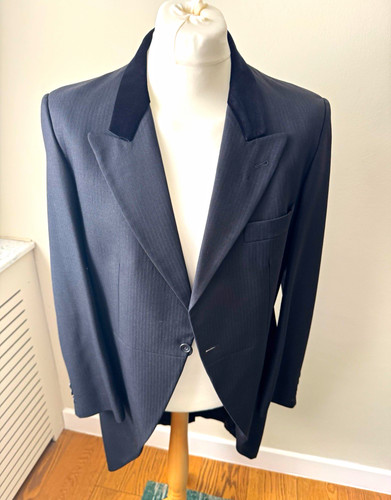 Morning suit with velvet