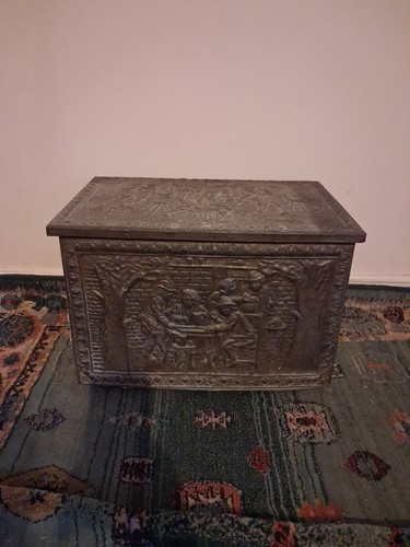 Log box vintage embossed - log,