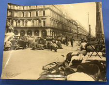 1944 Paris Rue de Rivoli Press