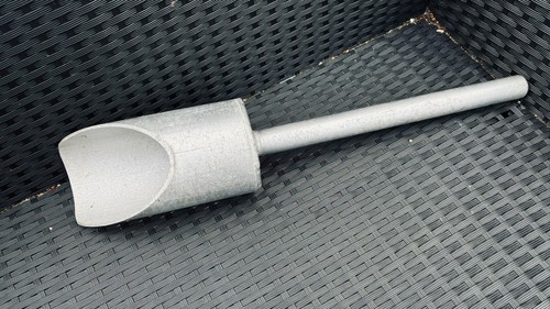 Short handled heavy - short, duty