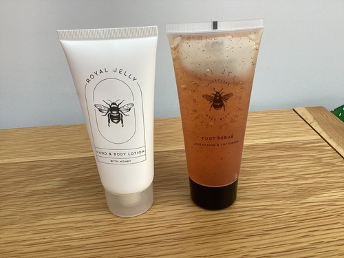 Royal jelly hand body - &,