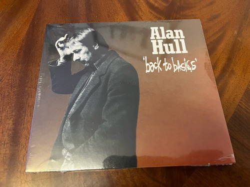 Alan hull back - hull, to