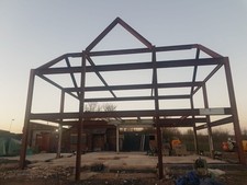 STEEL PORTAL FRAME HOUSE