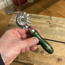 Vintage Nutbrown Pastry Wheel