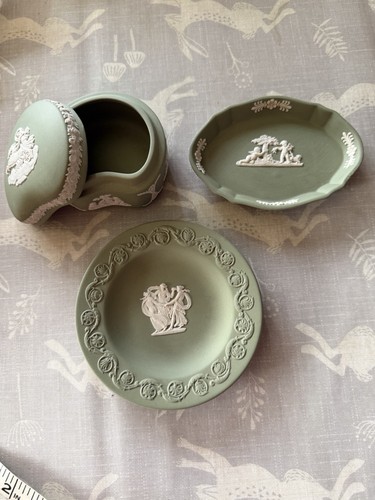 Wedgewood green jasperware - wedgewood,
